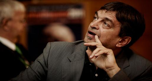 رسمياً.. شامبين يعلن ترشحه لرئاسة الفيفا ليكون المنافس الأول لبلاتر